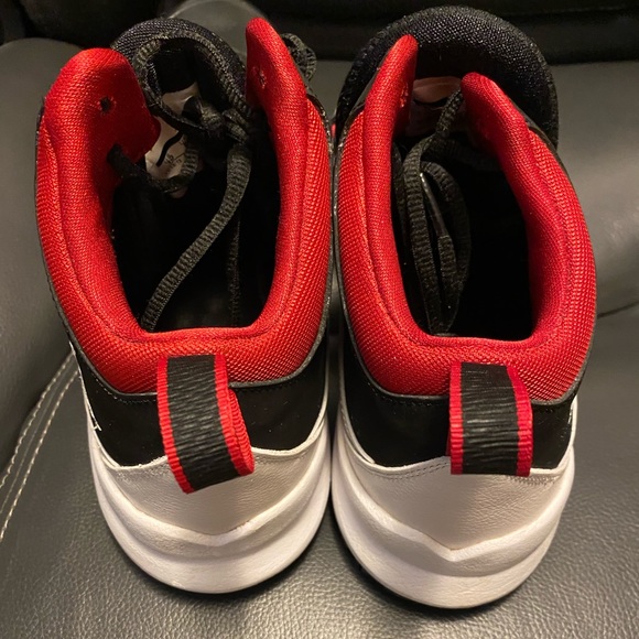 NWOB Jordan sneakers - Picture 4 of 6